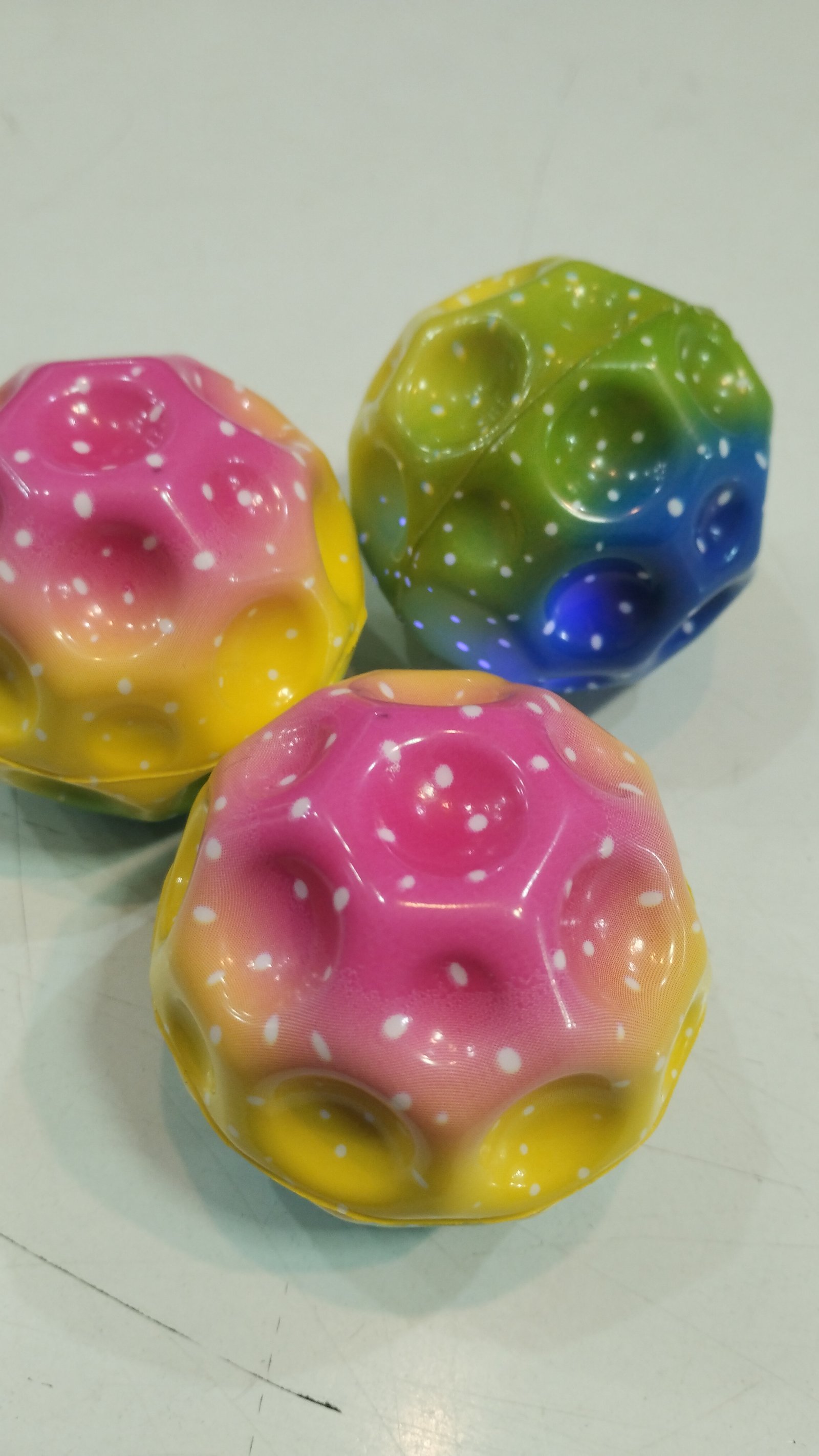 PELOTA SALTARINA GRANDE GOMA X1