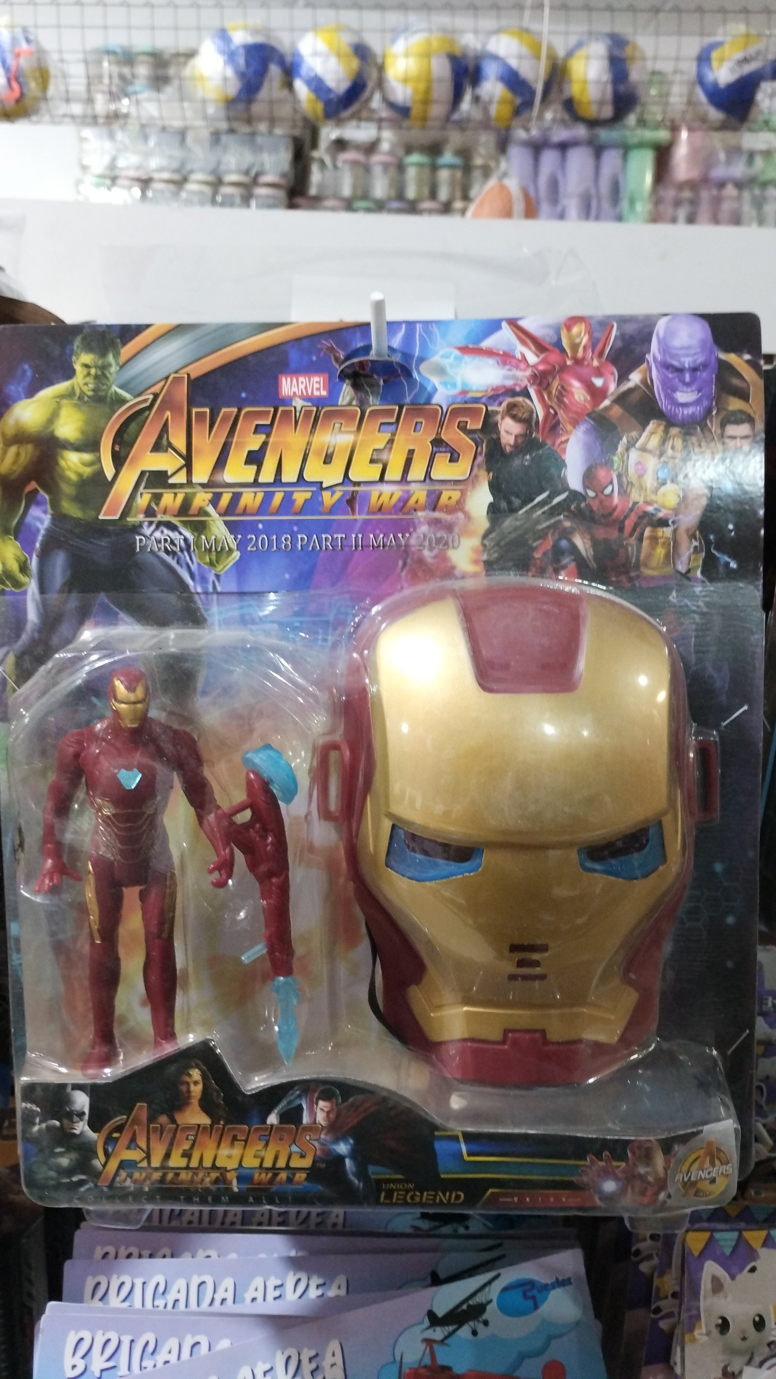 MUÑECO + MASCARA LUZ Y SONIDO AVENGER