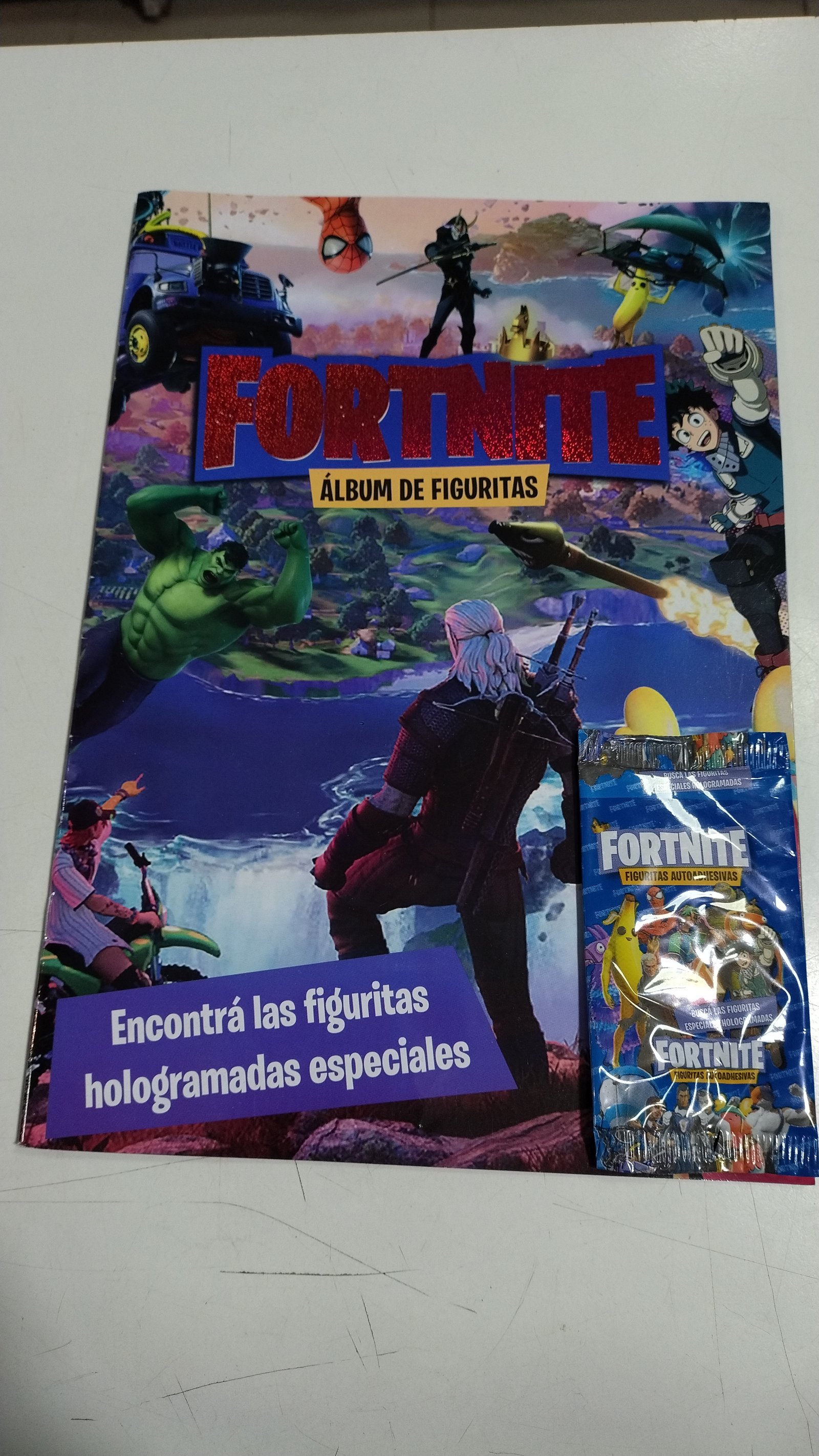 20 FIGURITAS FORTNITE + ALBUM