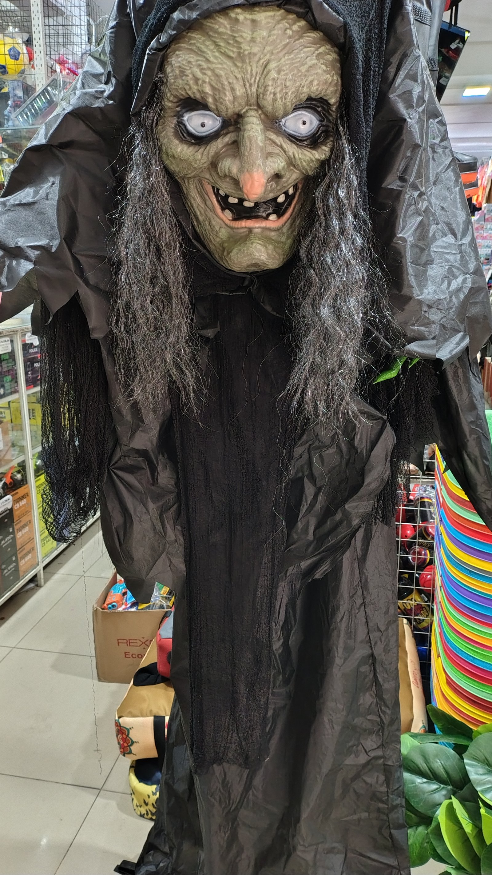 BRUJA GIGANTE C/ PIE HABLA Y SE MUEVE